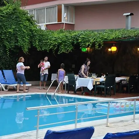 Odeon Apart Otel *