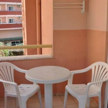 Hotel Odeon Apart *