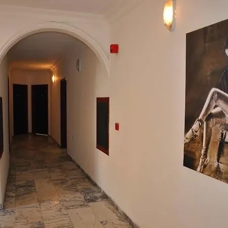 Hotel Odeon Apart *